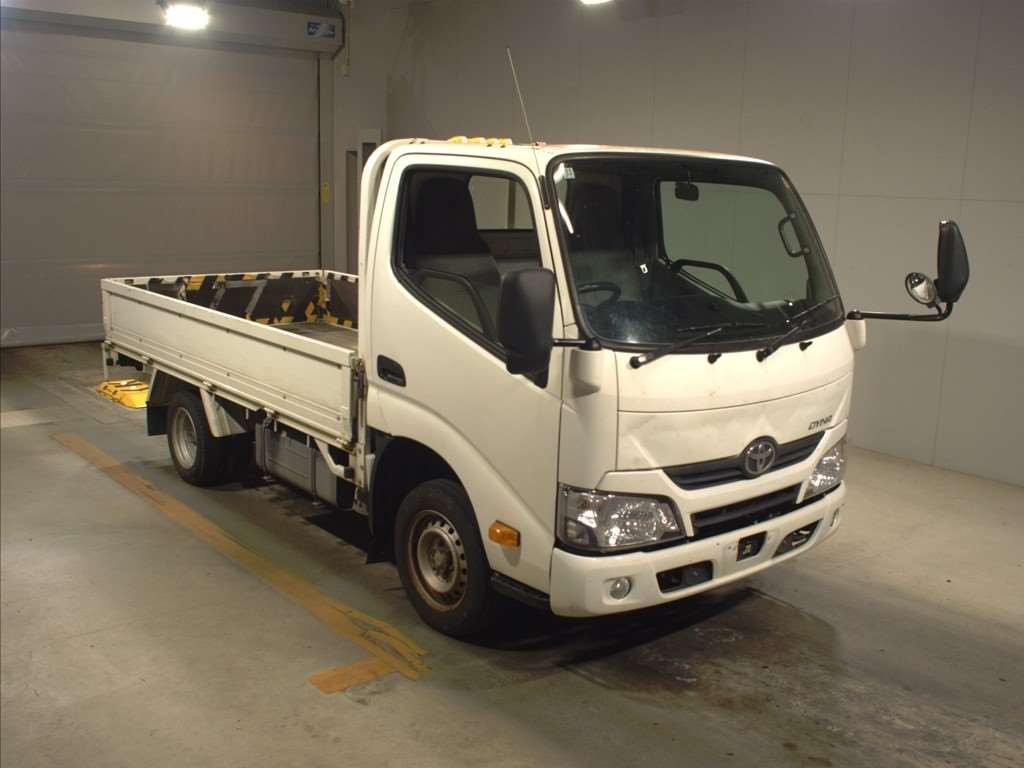 2018 Toyota Dyna Truck KDY231[2]