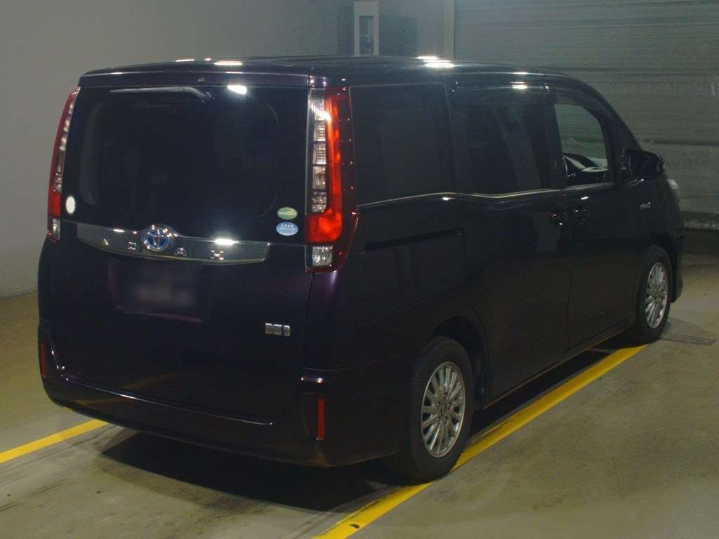 2014 Toyota Noah ZWR80G[1]