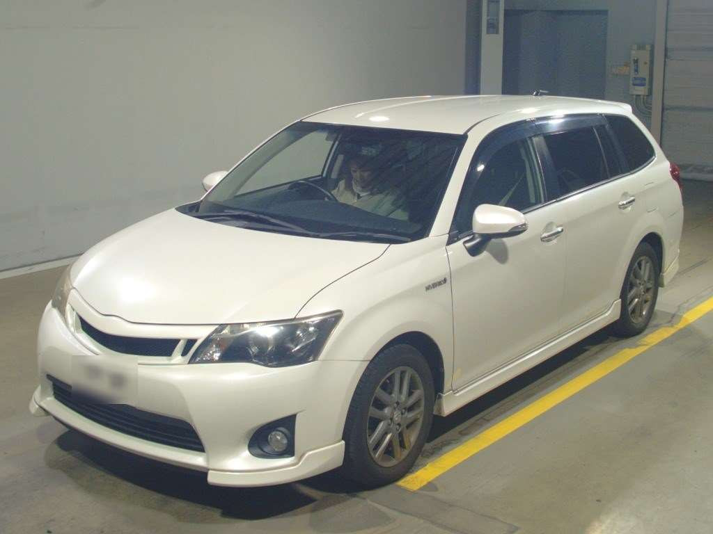 2013 Toyota Corolla Fielder NKE165G[0]