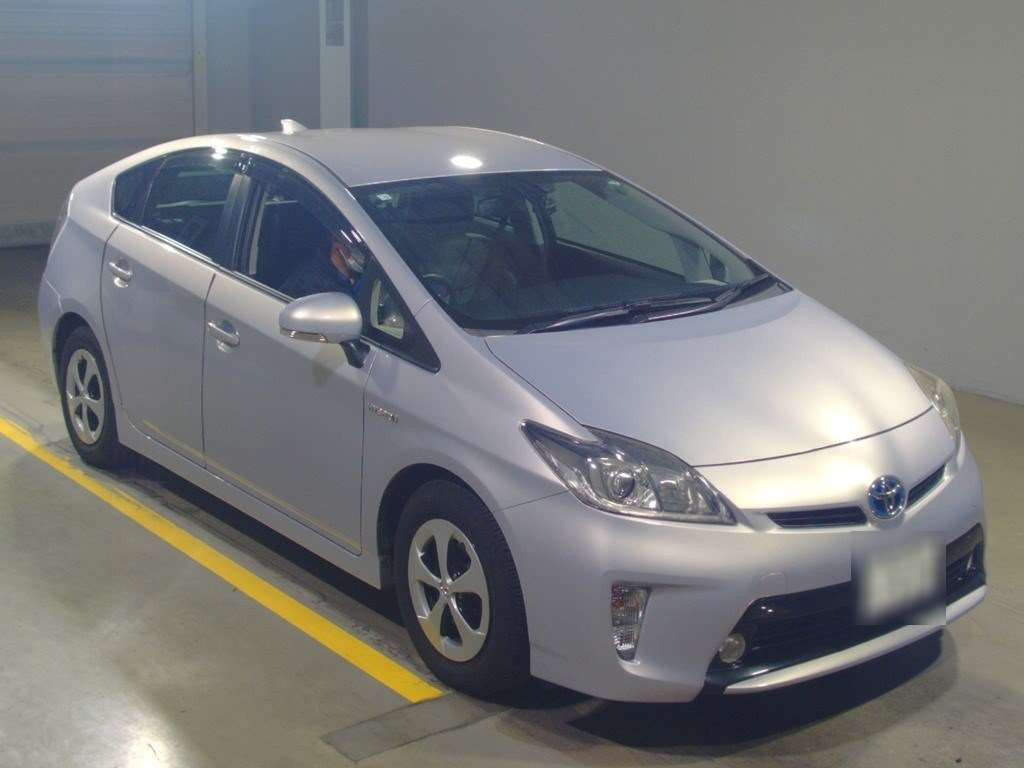 2014 Toyota Prius ZVW30[2]