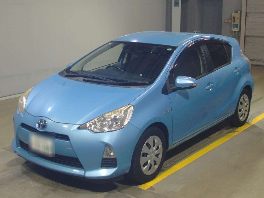 2013 Toyota Aqua NHP10[0]