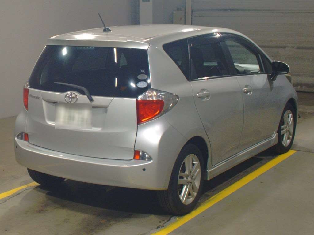 2010 Toyota Ractis NCP120[1]