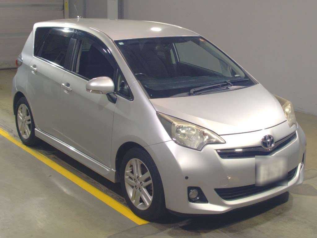 2010 Toyota Ractis NCP120[2]