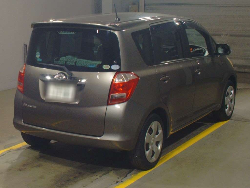 2006 Toyota Ractis NCP100[1]