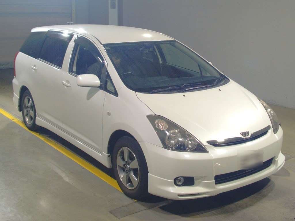 2003 Toyota Wish ZNE10G[2]