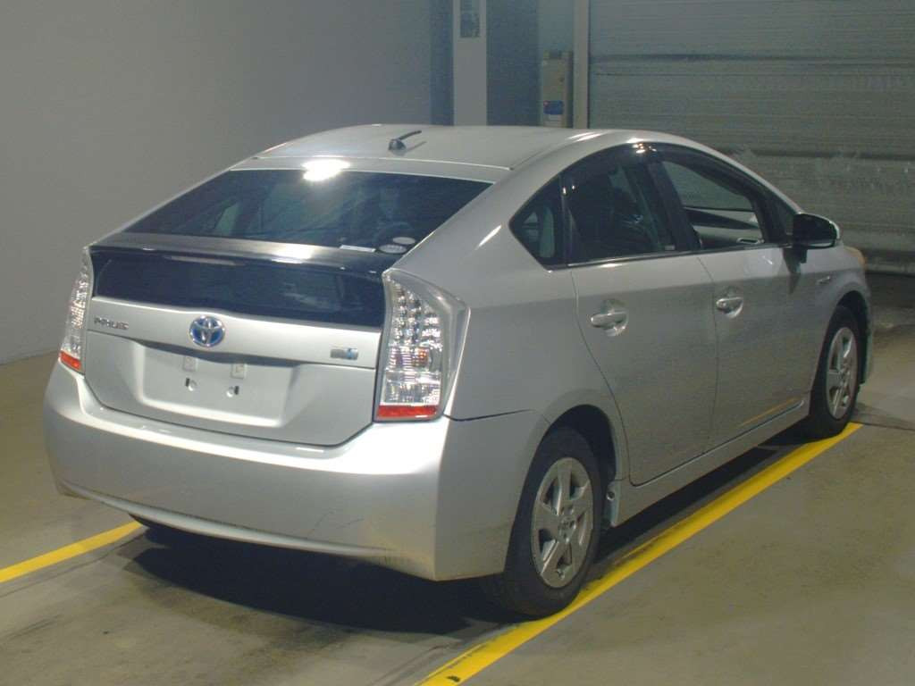 2010 Toyota Prius ZVW30[1]