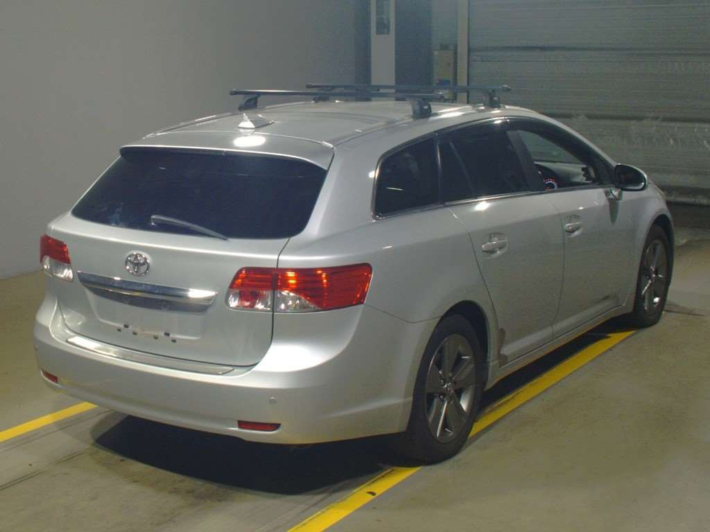 2014 Toyota Avensis Wagon ZRT272W[1]