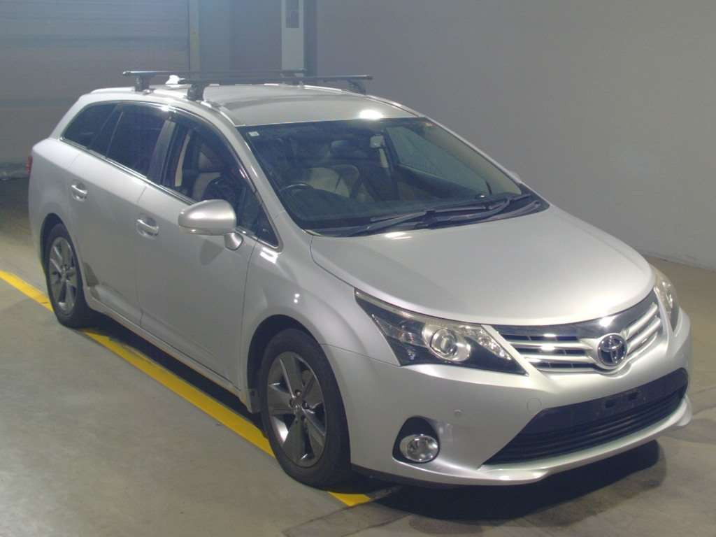 2014 Toyota Avensis Wagon ZRT272W[2]