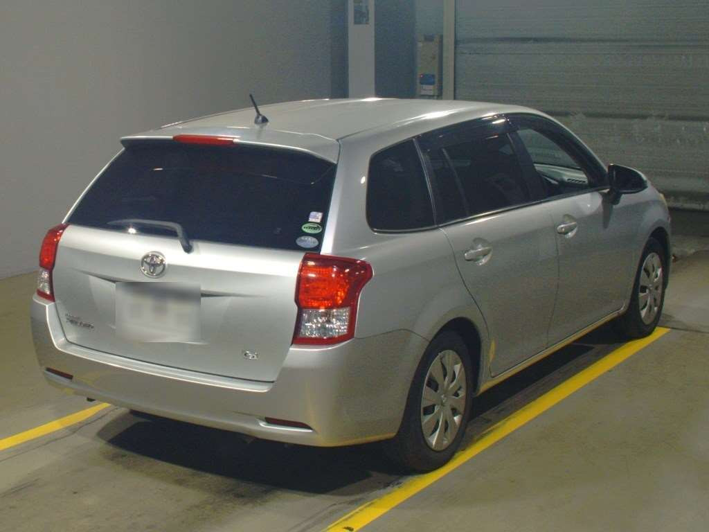 2013 Toyota Corolla Fielder NZE161G[1]