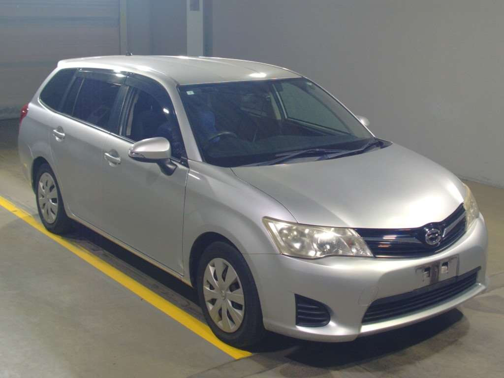 2013 Toyota Corolla Fielder NZE161G[2]