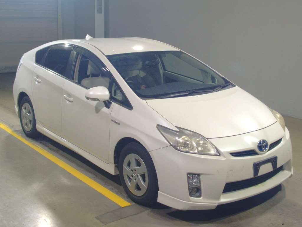 2010 Toyota Prius ZVW30[2]