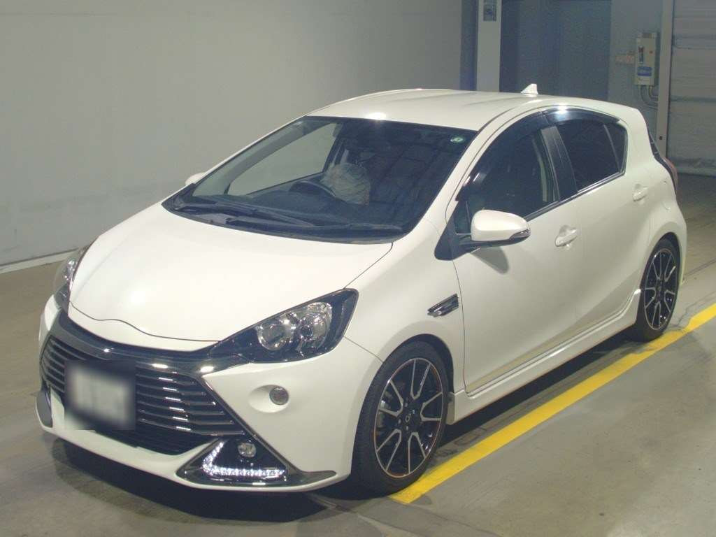 2015 Toyota Aqua NHP10[0]