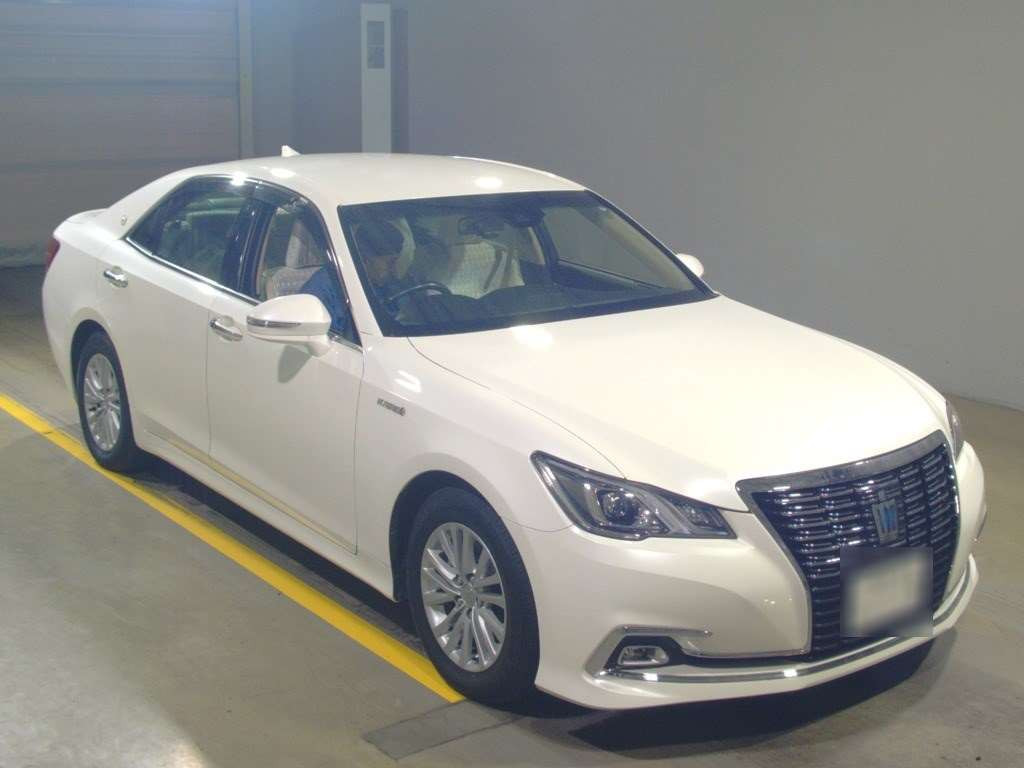 2017 Toyota Crown Hybrid AWS210[2]