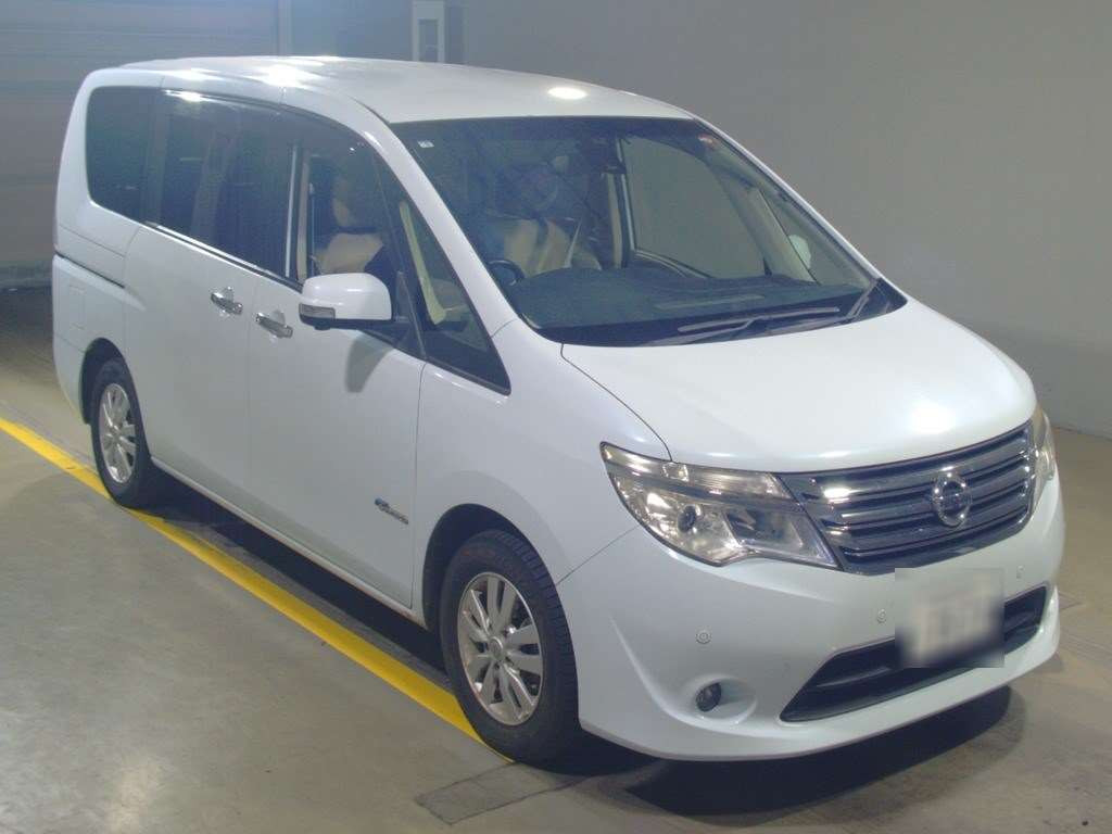 2014 Nissan Serena HC26[2]