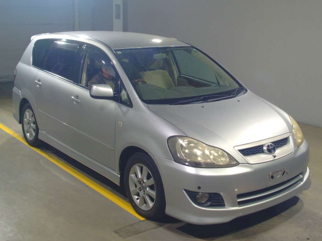 2005 Toyota Ipsum ACM21W[2]