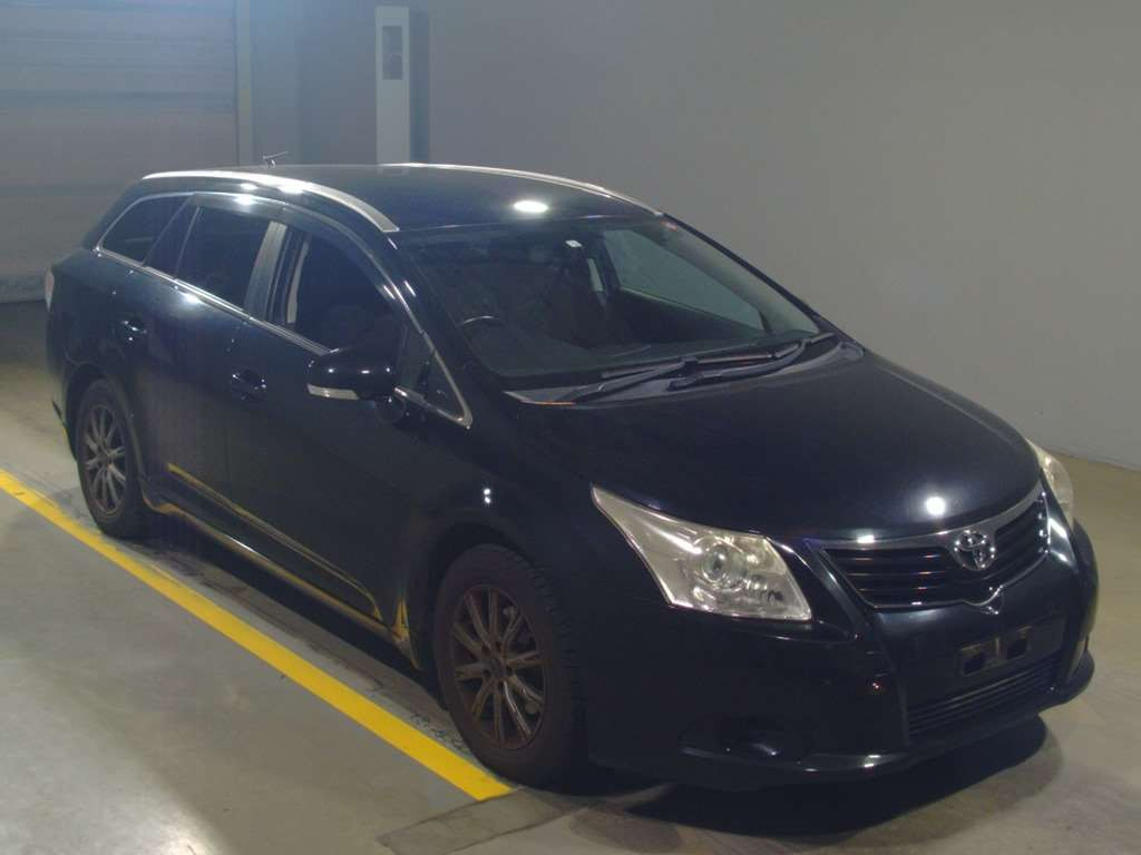 2012 Toyota Avensis Wagon ZRT272W[2]