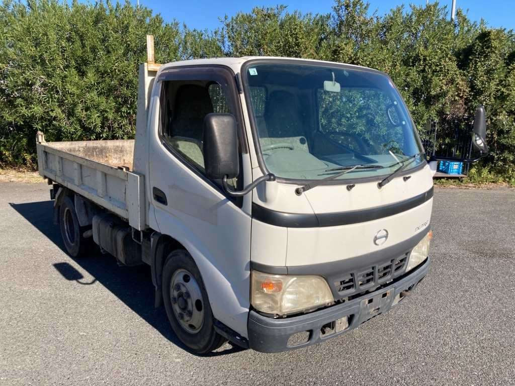 2005 Hino DUTRO XZU311T[2]