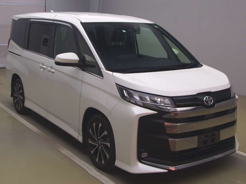 2022 Toyota Noah MZRA90W[2]