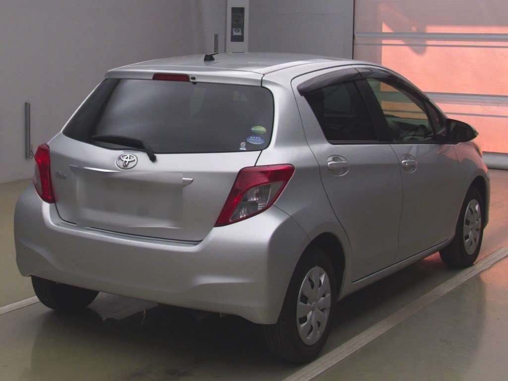 2012 Toyota Vitz NSP130[1]