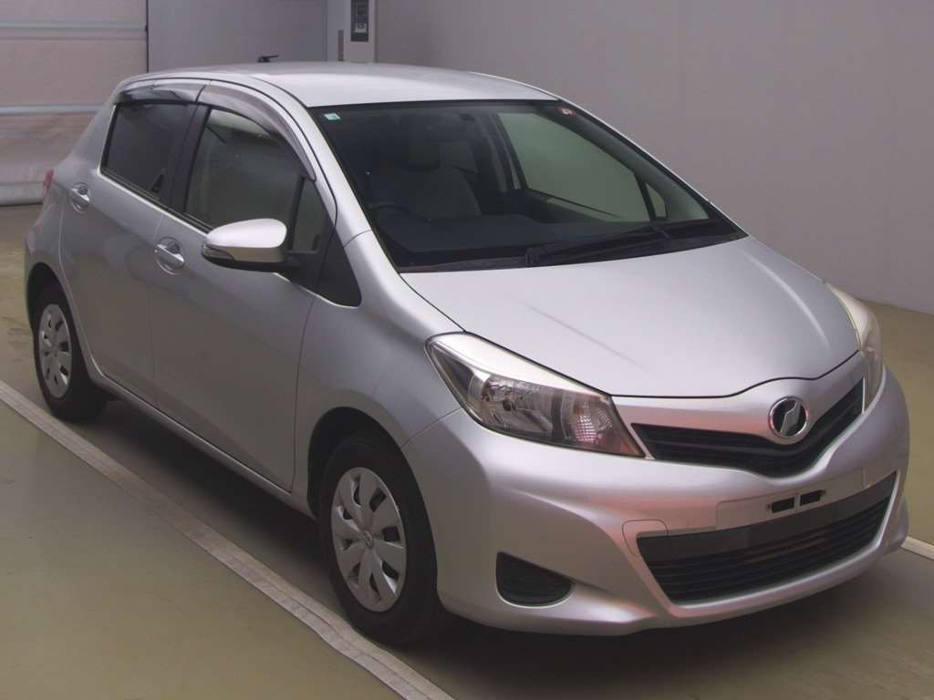 2012 Toyota Vitz NSP130[2]