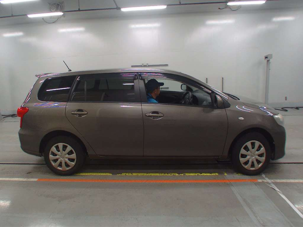 2009 Toyota Corolla Fielder NZE144G[2]