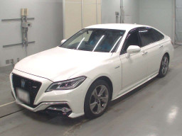 2019 Toyota Crown Hybrid