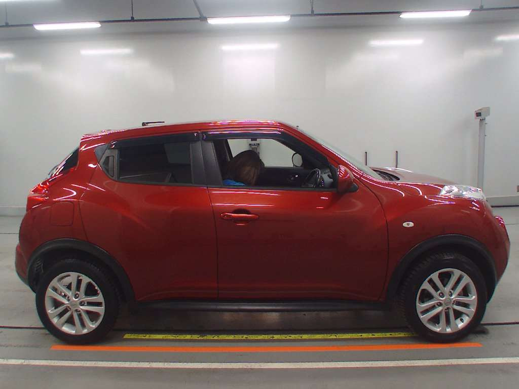 2014 Nissan JUKE YF15[2]