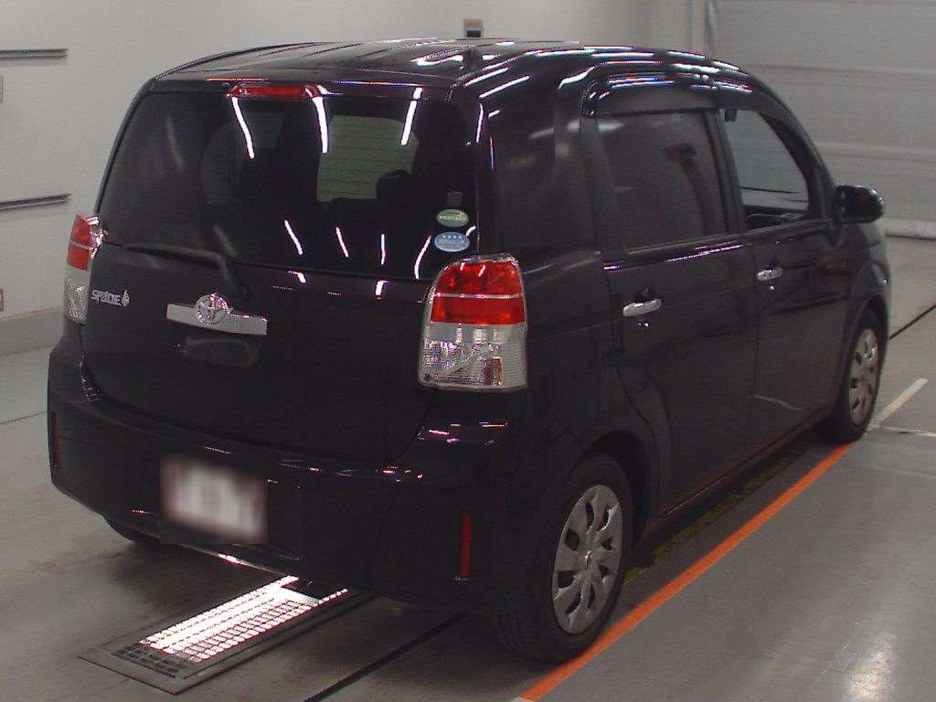 2015 Toyota Spade NSP141[1]