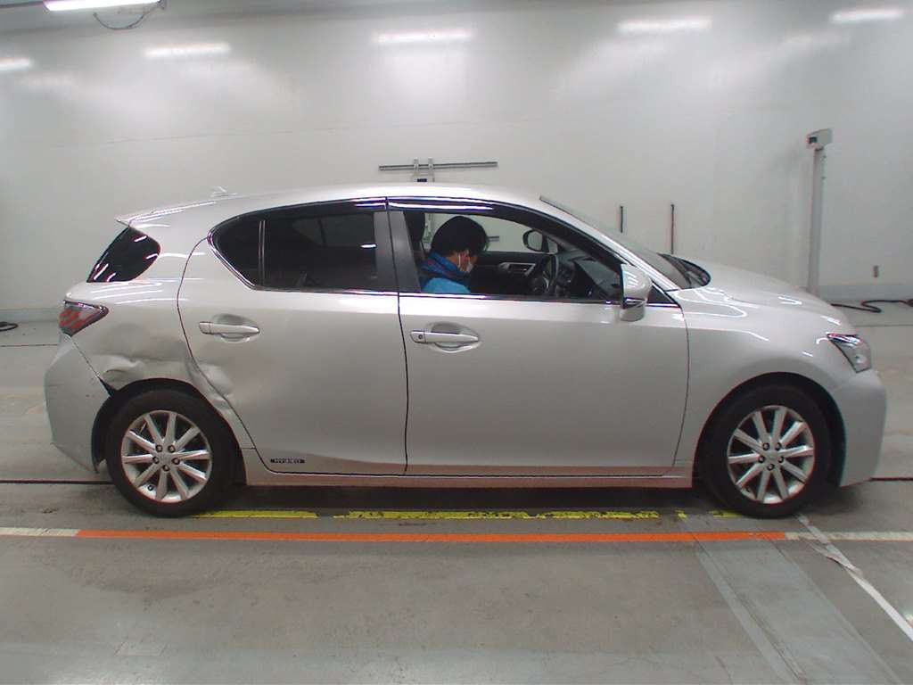 2012 Lexus CT ZWA10[2]