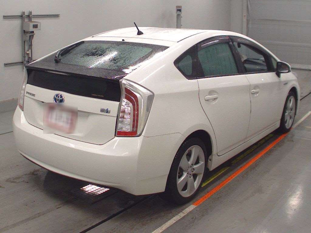 2013 Toyota Prius ZVW30[1]