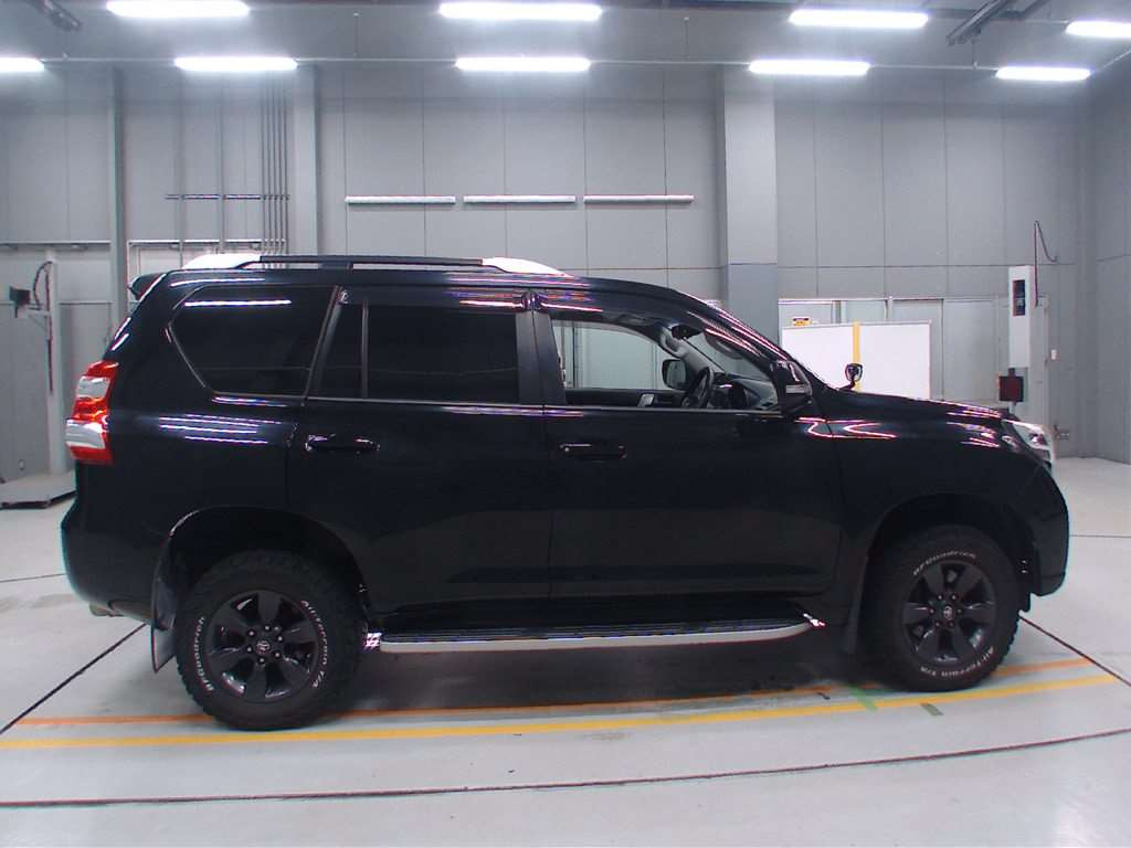 2015 Toyota Land Cruiser Prado TRJ150W[2]