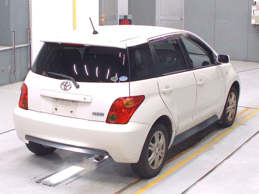 2004 Toyota IST NCP61[1]