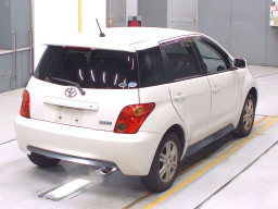 2004 Toyota IST