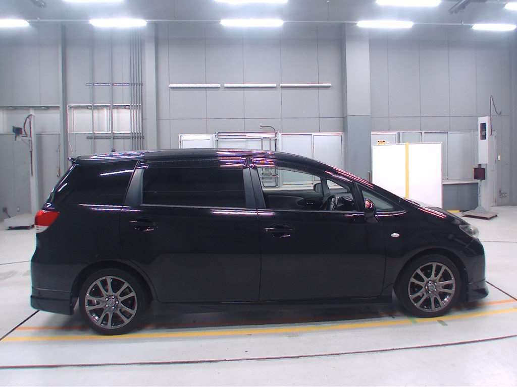 2010 Toyota Wish ZGE20W[2]