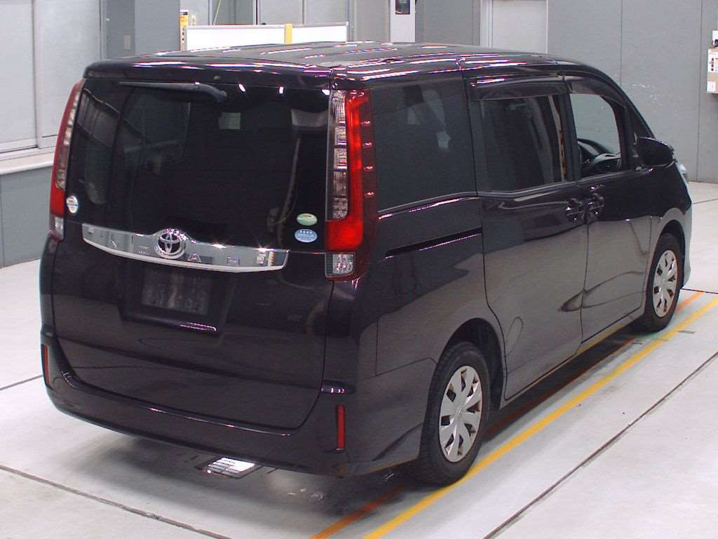 2014 Toyota Noah ZRR80G[1]