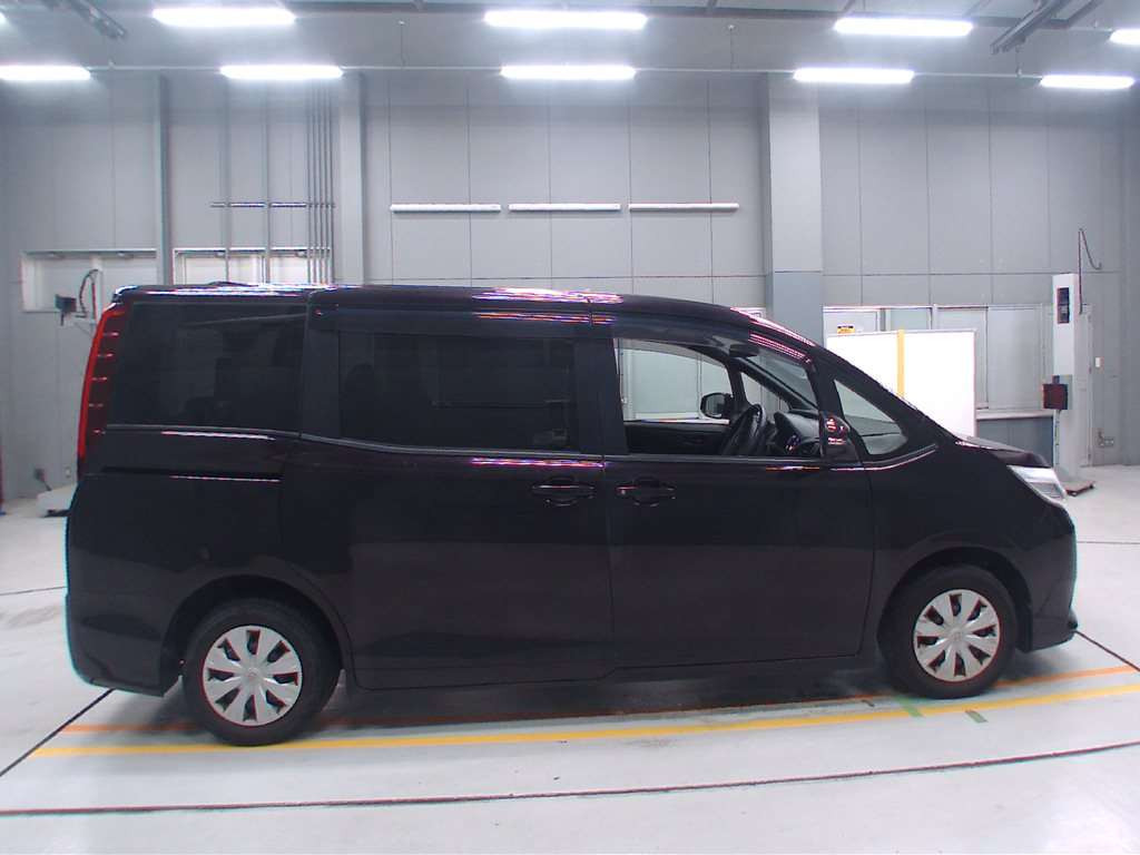 2014 Toyota Noah ZRR80G[2]