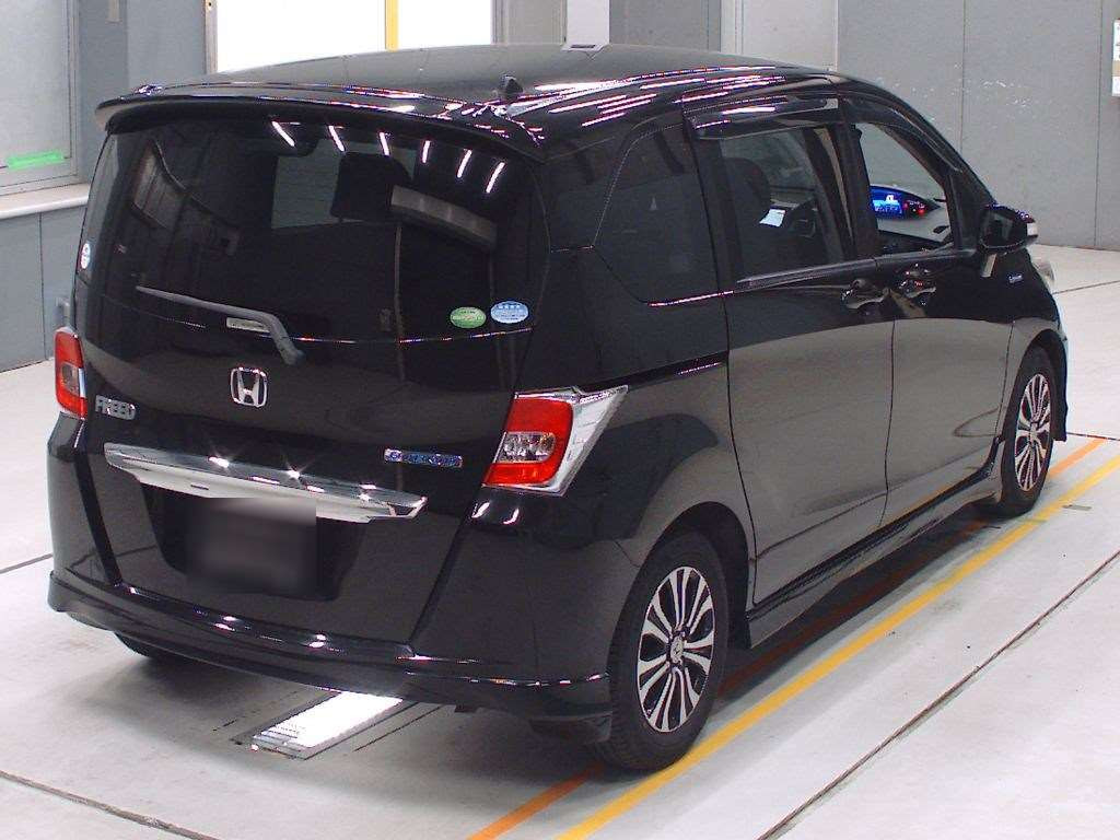 2014 Honda Freed hybrid GP3[1]