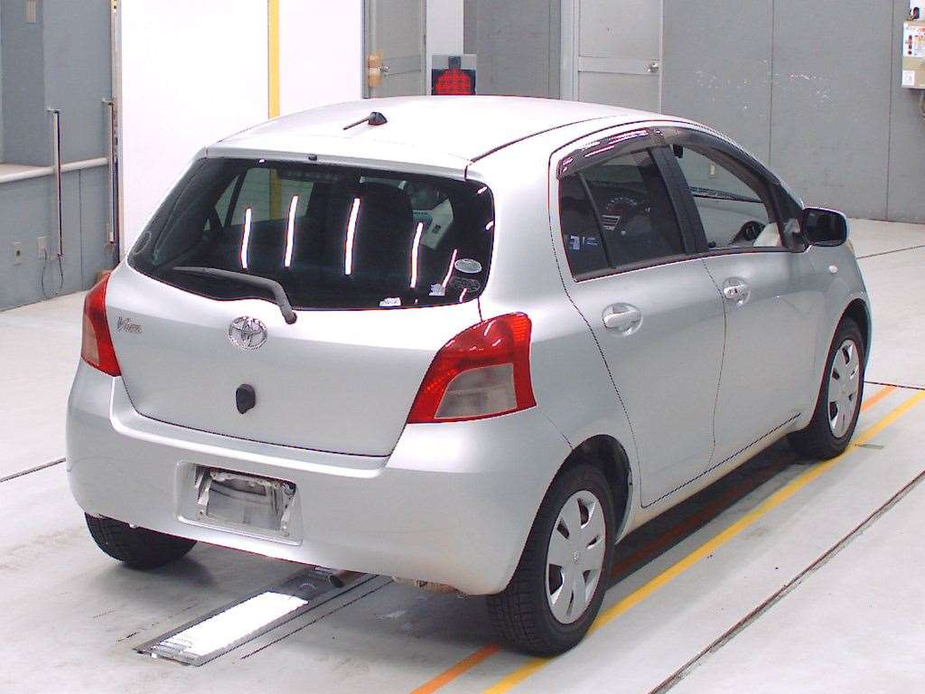 2006 Toyota Vitz SCP90[1]