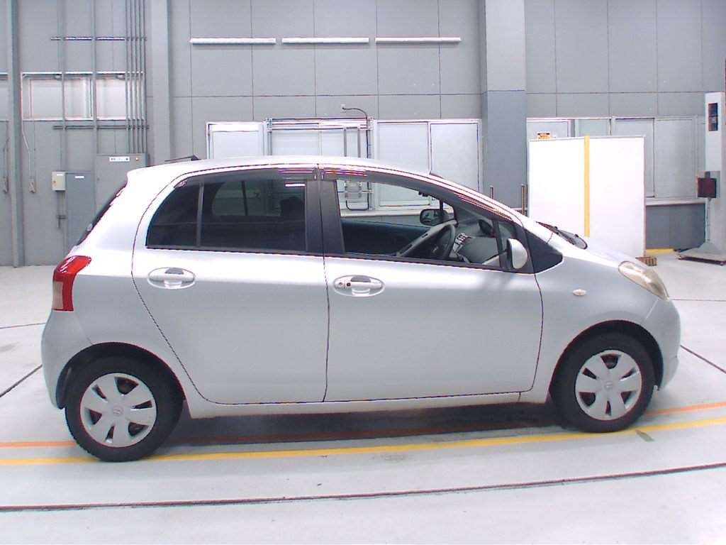 2006 Toyota Vitz SCP90[2]