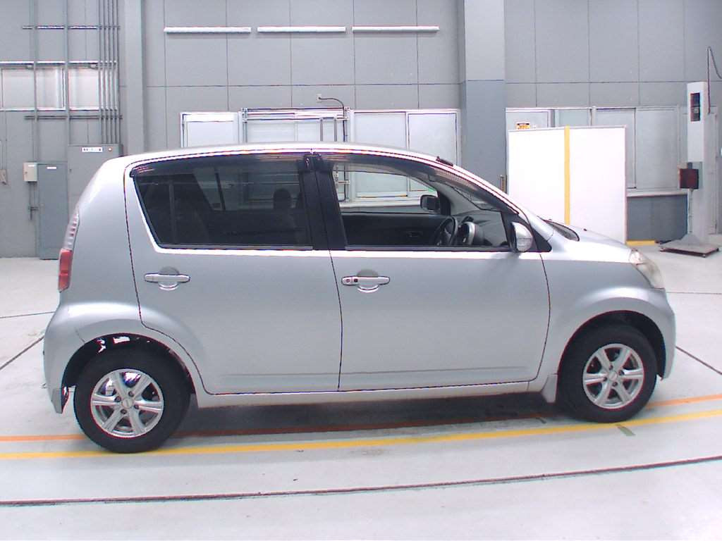 2010 Toyota Passo KGC10[2]