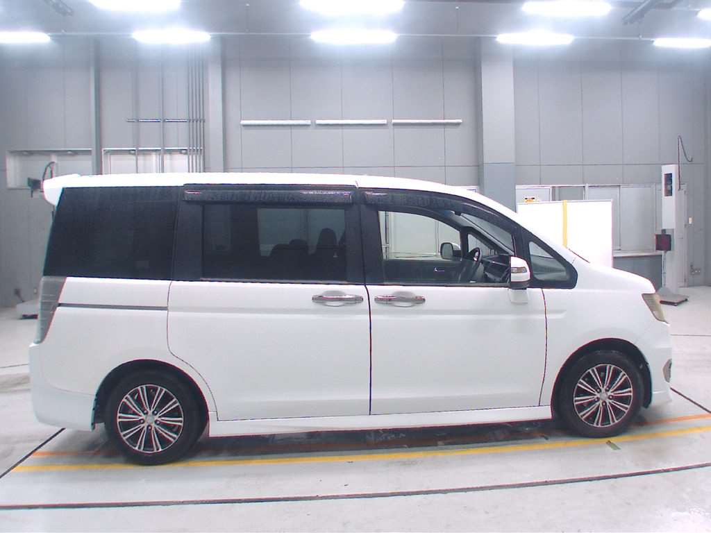 2012 Honda Step WGN Spada RK5[2]