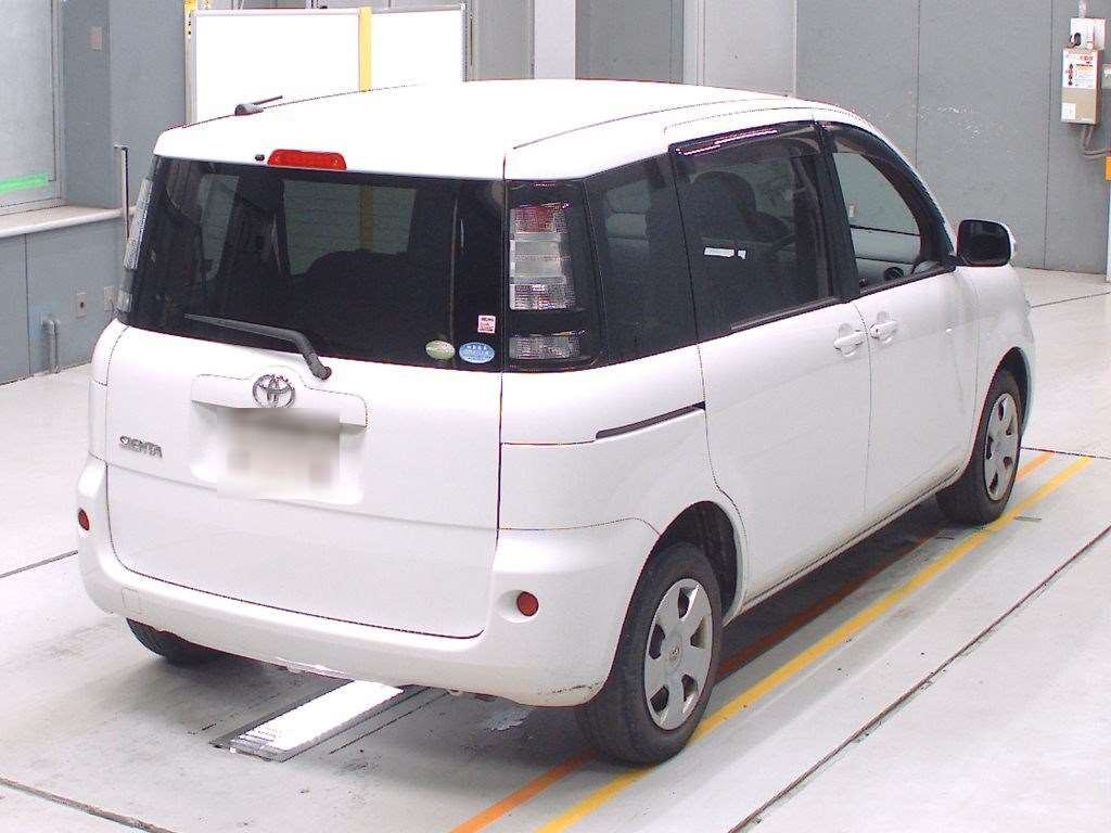 2011 Toyota Sienta NCP81G[1]