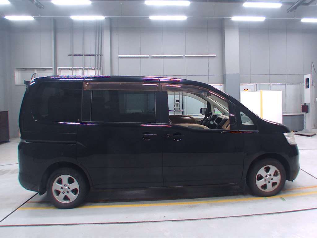 2007 Nissan Serena C25[2]