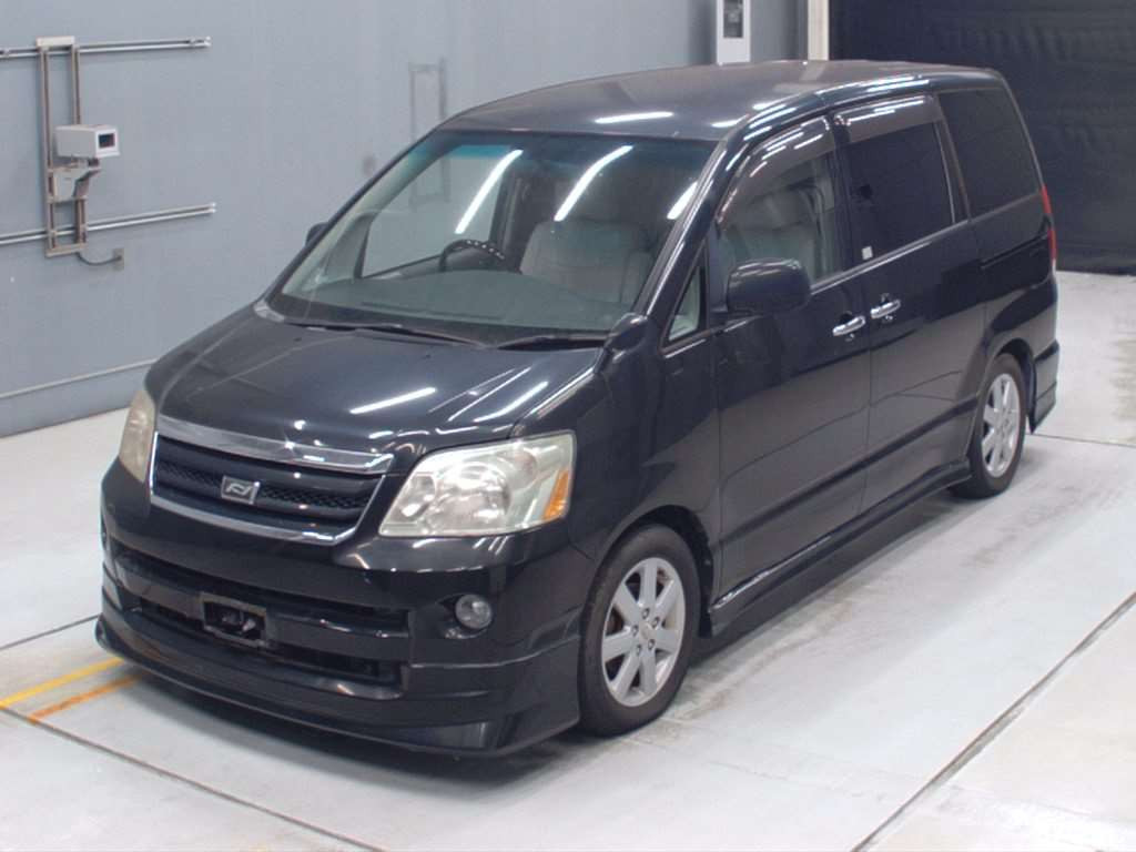 2007 Toyota Noah AZR60G[0]