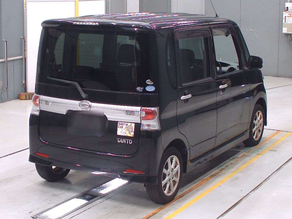 2011 Daihatsu Tanto L375S[1]