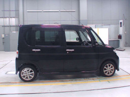 2011 Daihatsu Tanto