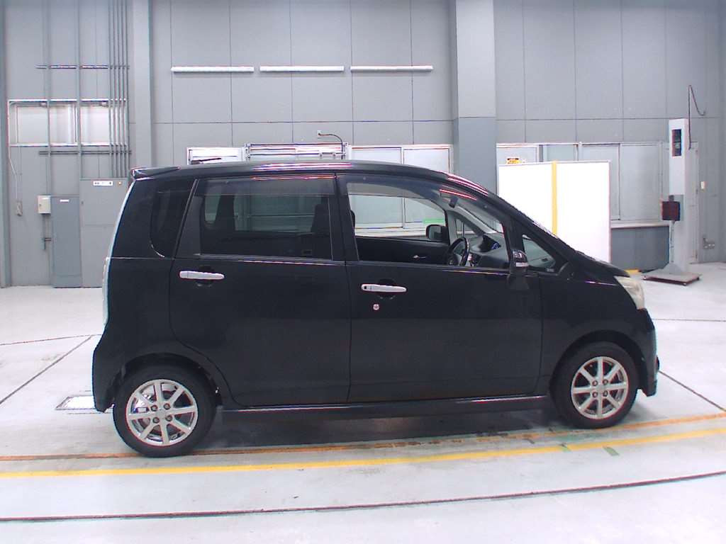 2011 Daihatsu Move LA100S[2]