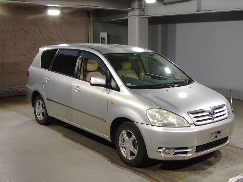 2001 Toyota Ipsum ACM26W[2]