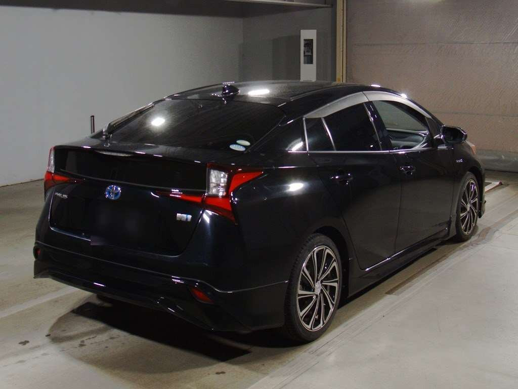 2019 Toyota Prius ZVW51[1]