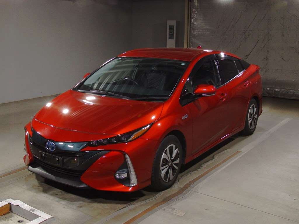 2017 Toyota Prius PHV ZVW52[0]